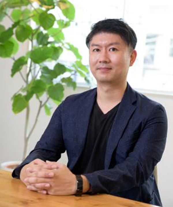 中谷 元 氏